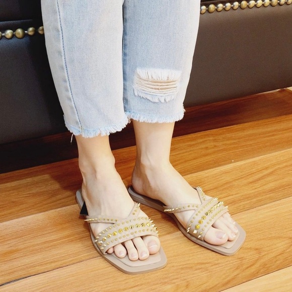 Zara NWT Studded Flat Sandals size 10 - Picture 5 of 6